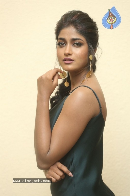 Dimple Hayati Photos - 9 / 20 photos