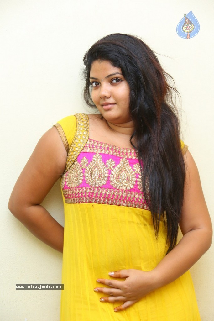 Divya New Gallery - 9 / 75 photos