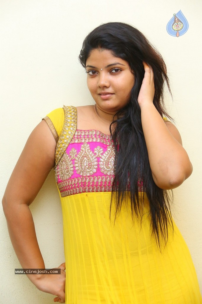 Divya New Gallery - 11 / 75 photos