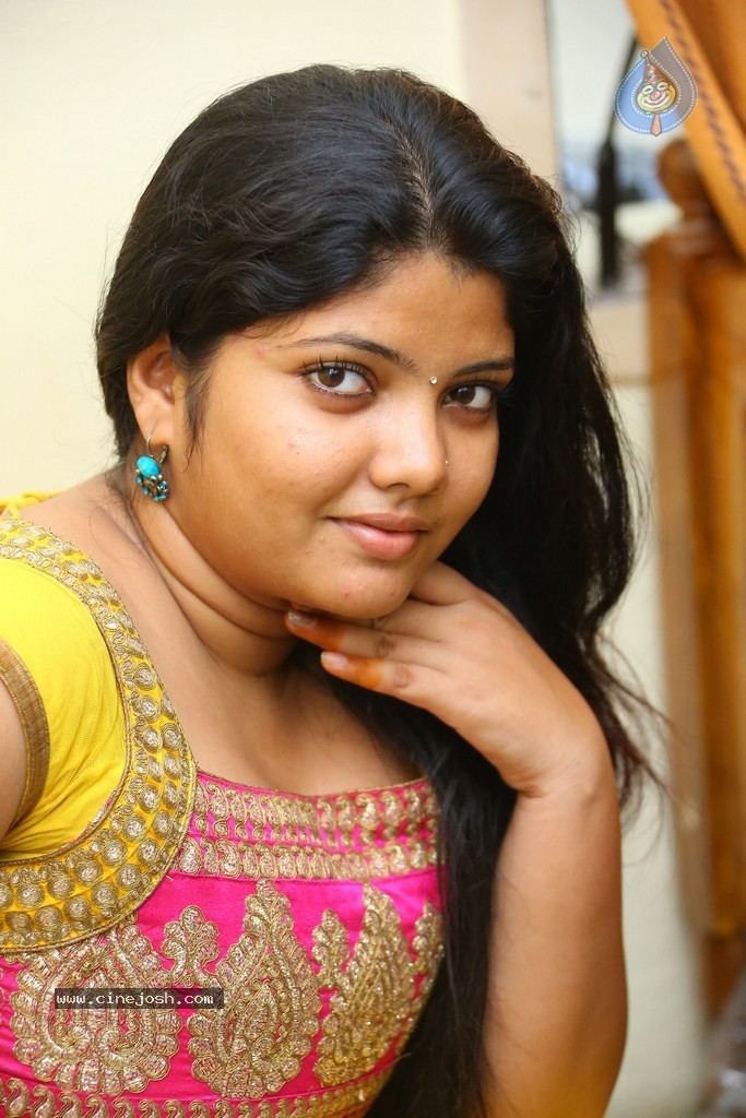 Divya New Gallery - 18 / 75 photos