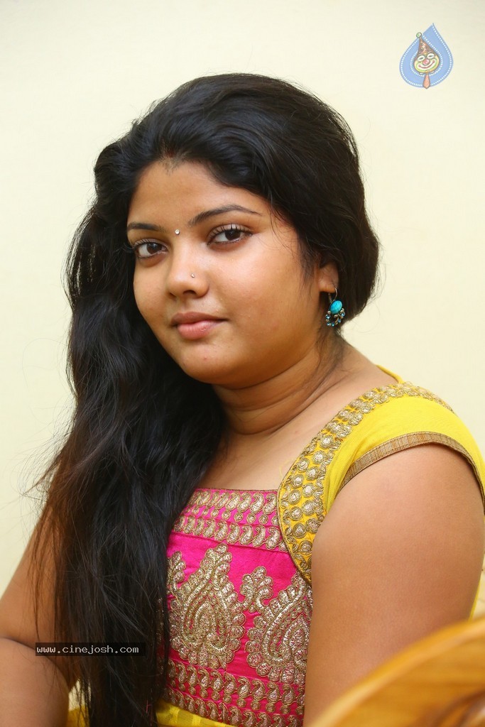 Divya New Gallery - 19 / 75 photos