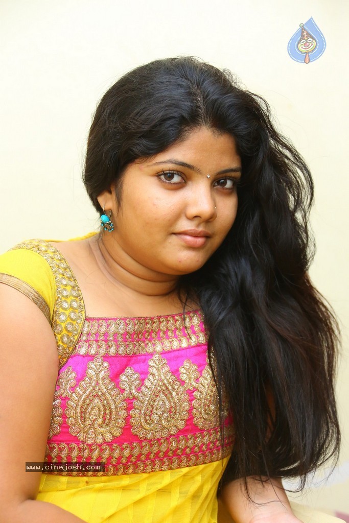 Divya New Gallery - 28 / 75 photos