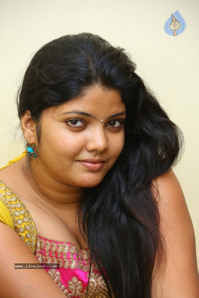 Divya New Gallery - 36 / 75 photos