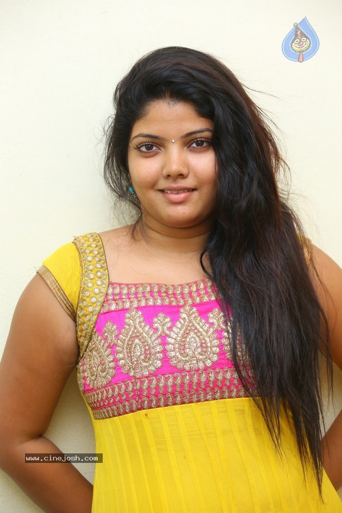 Divya New Gallery - 37 / 75 photos