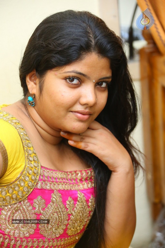 Divya New Gallery - 70 / 75 photos