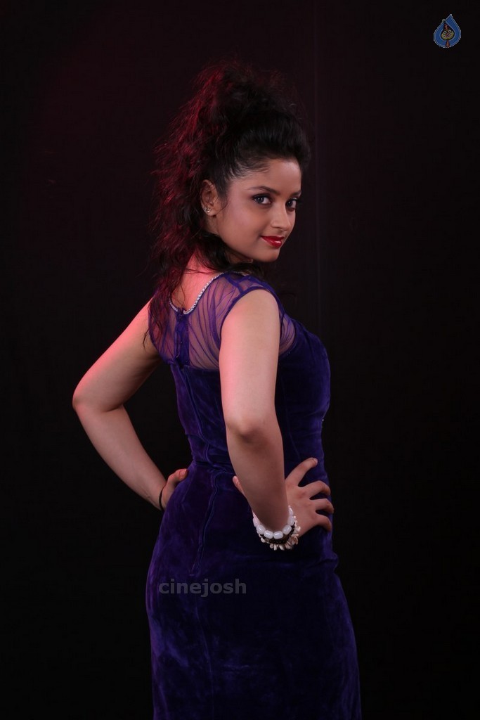 Divya New Gallery - 36 / 52 photos