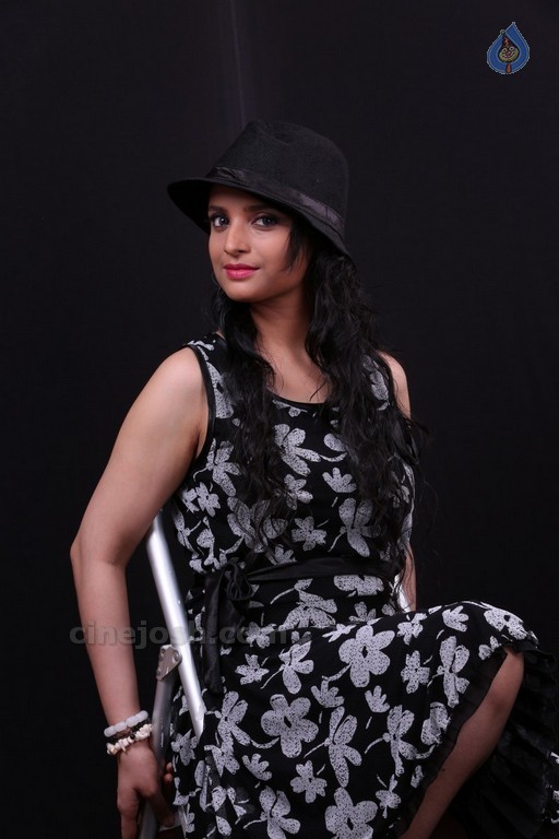 Divya New pics - 24 / 40 photos