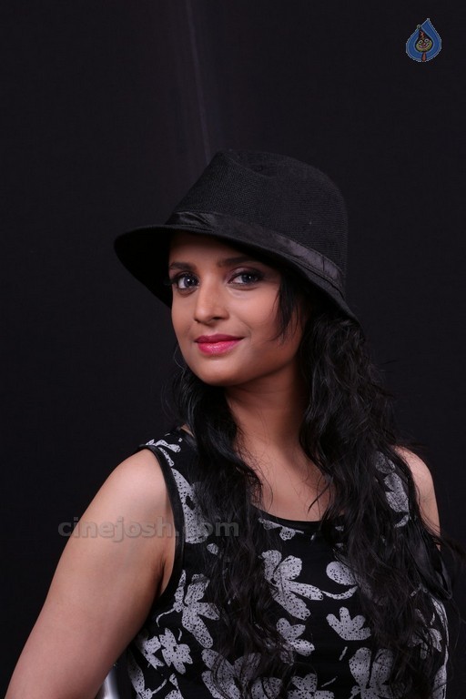 Divya New pics - 35 / 40 photos