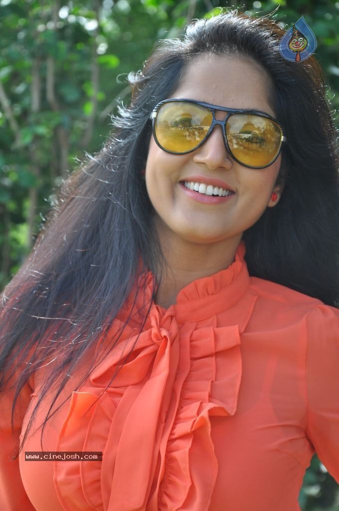 Divya Singh Stills - 27 / 61 photos