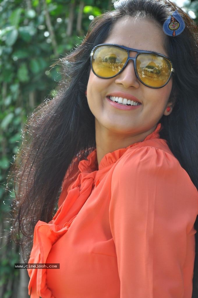 Divya Singh Stills - 39 / 61 photos