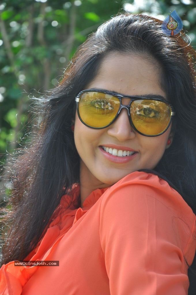 Divya Singh Stills - 61 / 61 photos