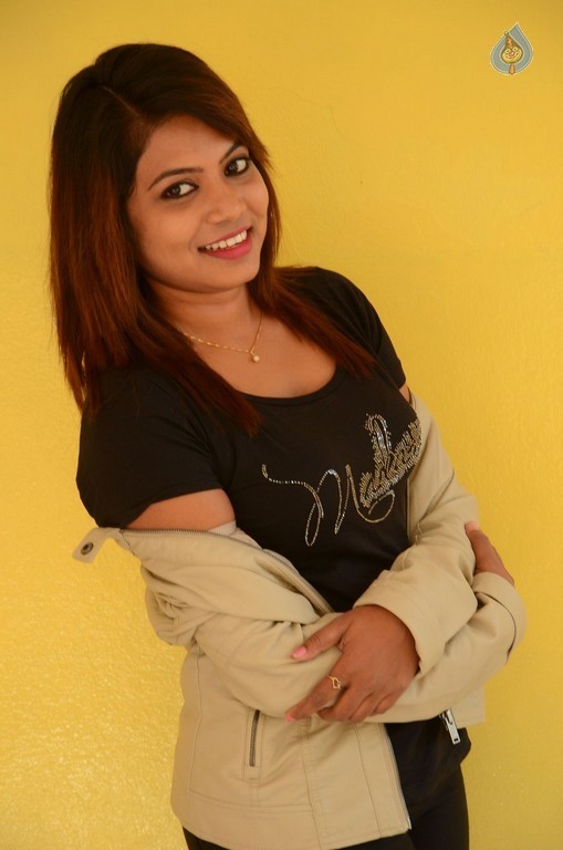 Diya New Pics - 12 / 37 photos