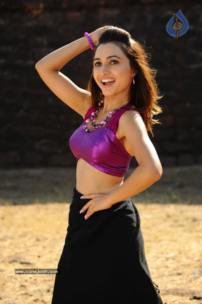 Druthi Hot Stills - 17 / 39 photos