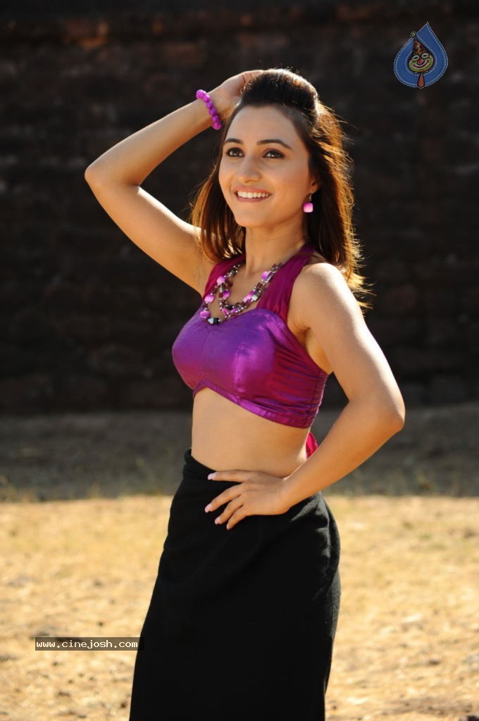 Druthi Hot Stills - 31 / 39 photos