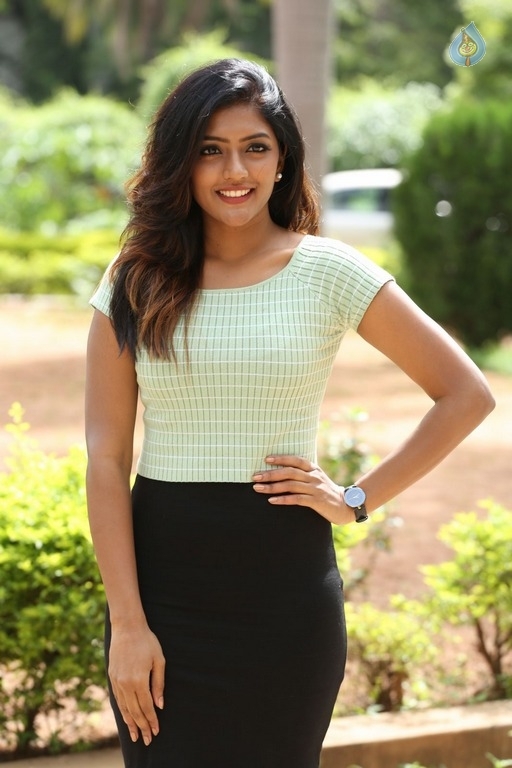 Eesha Latest Gallery - 17 / 40 photos