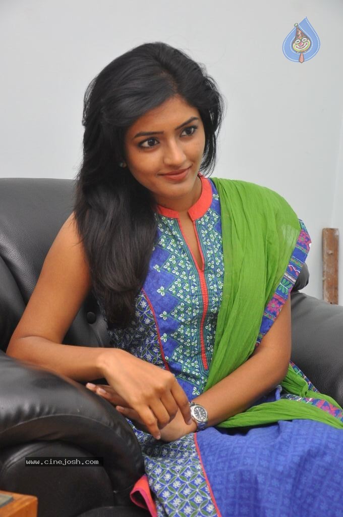 Eesha New Stills - 26 / 63 photos