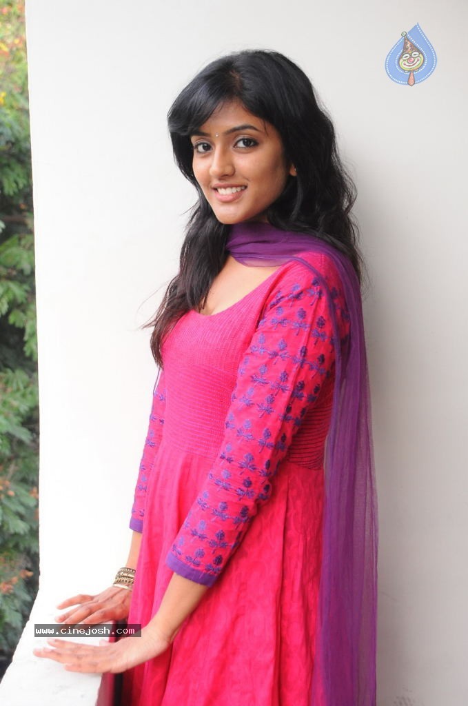 Eesha New Stills - 17 / 47 photos