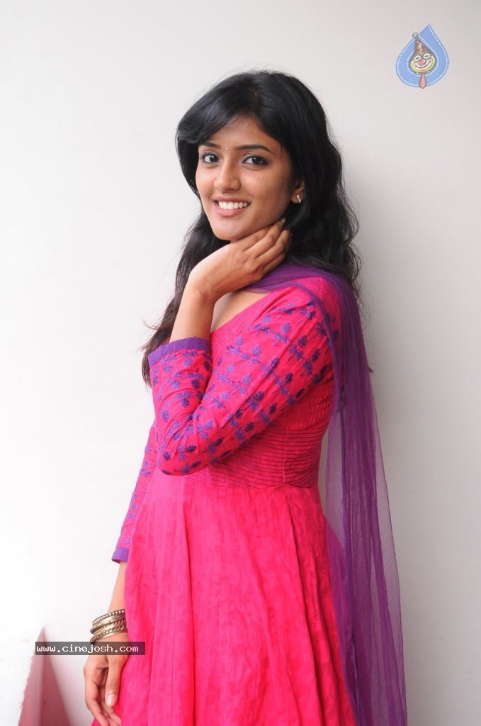 Eesha New Stills - 23 / 47 photos