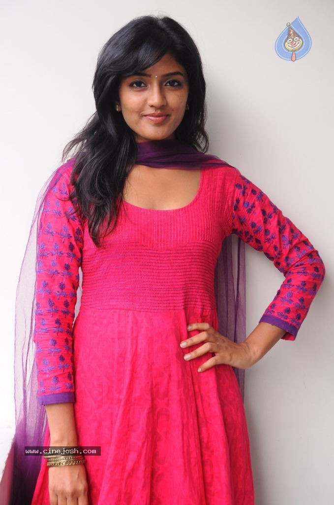 Eesha New Stills - 33 / 47 photos