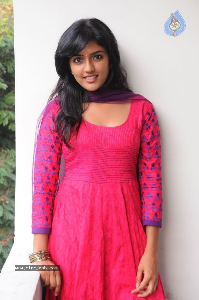 Eesha New Stills - 36 / 47 photos