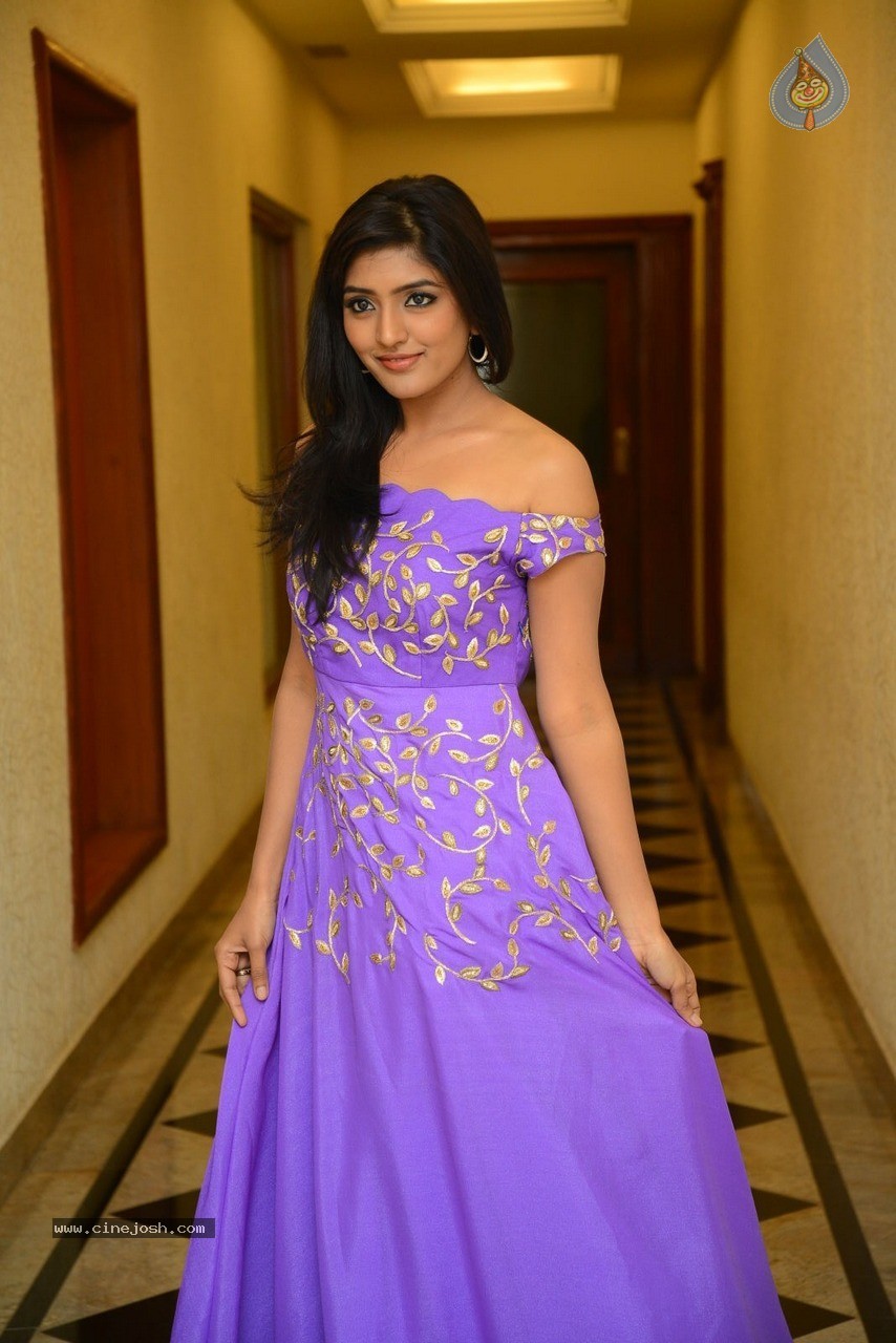 Eesha Photos - 33 / 90 photos