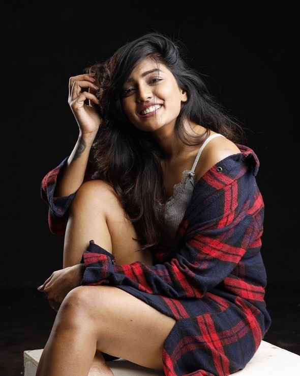 Eesha Rebba Photos - 4 / 13 photos