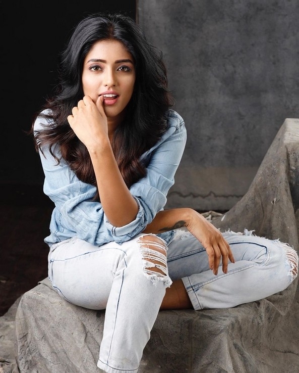 Eesha Rebba Photos - 5 / 15 photos