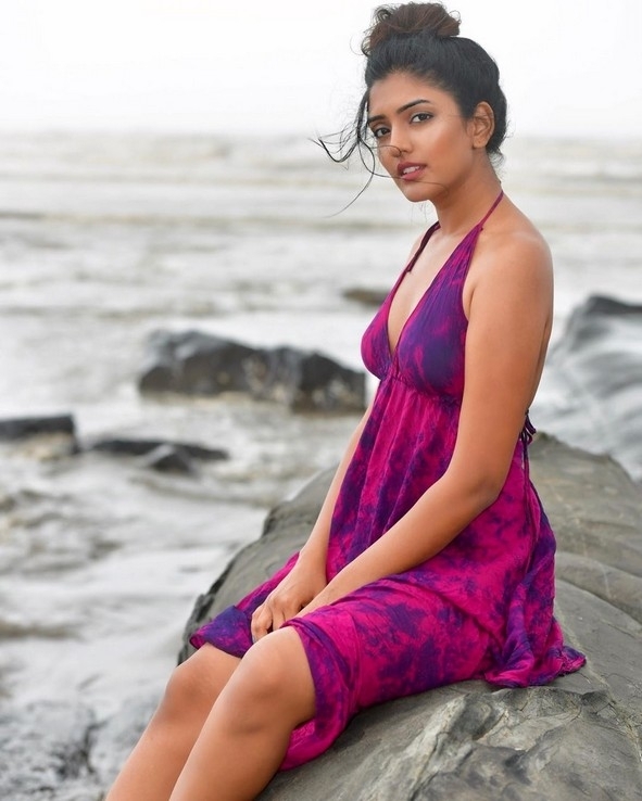 Eesha Rebba Photos - 6 / 15 photos