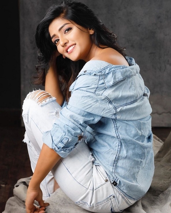 Eesha Rebba Photos - 14 / 15 photos