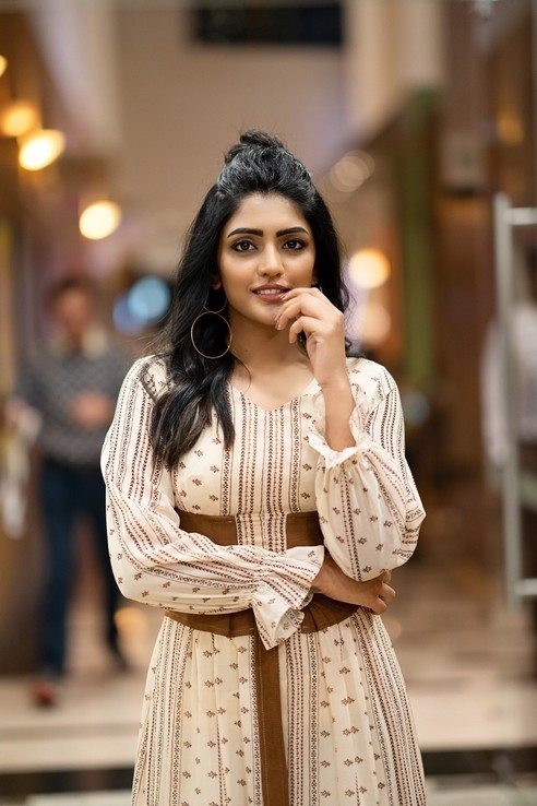 Eesha Rebba Stills - 1 / 4 photos