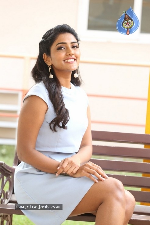 Eesha Rebba Stills - 14 / 33 photos