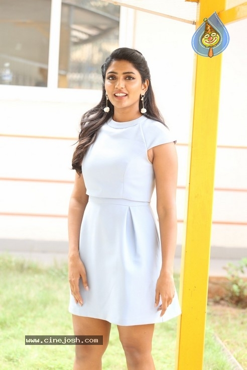 Eesha Rebba Stills - 17 / 33 photos