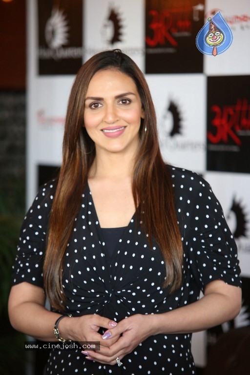 Esha Deol Images - 12 / 15 photos