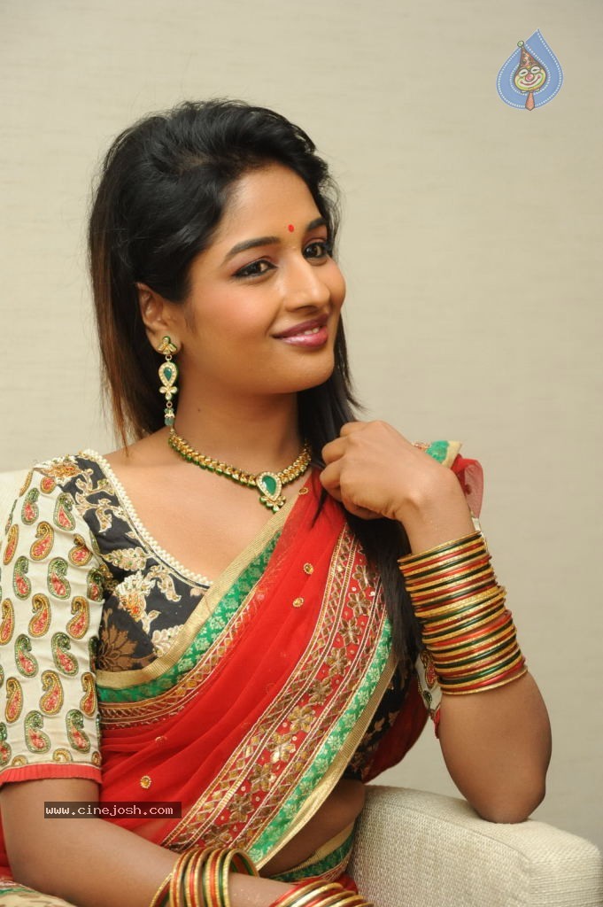 Esha Ranganath Gallery - 89 / 89 photos