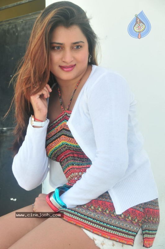 Fara Khan Spicy Stills - 23 / 128 photos