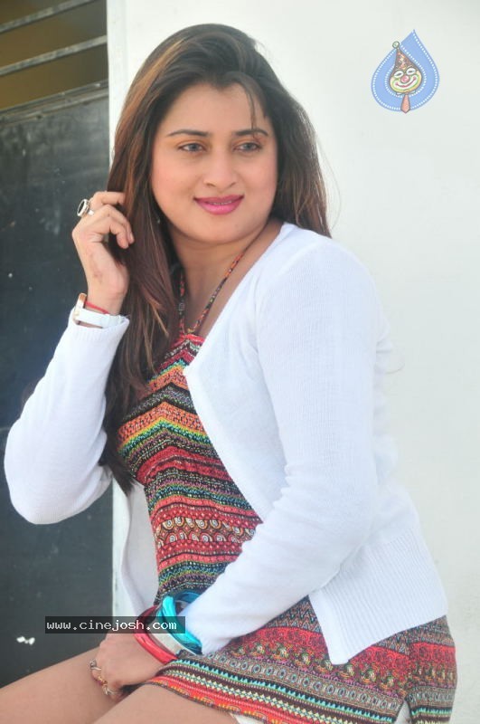 Fara Khan Spicy Stills - 42 / 128 photos