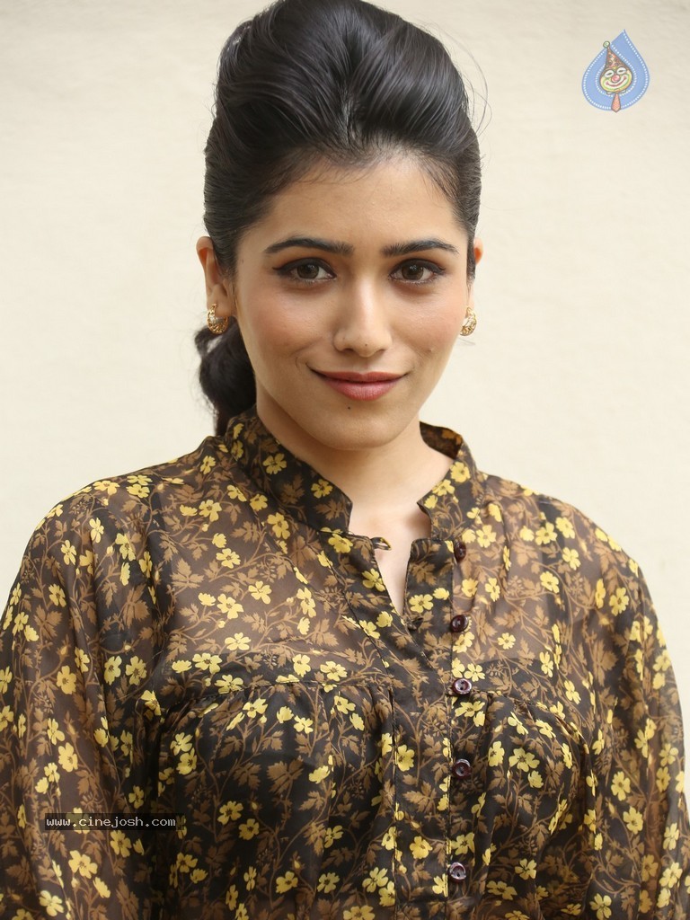 Gajal New Stills - 31 / 94 photos