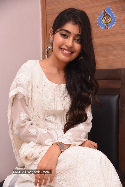 Gargeyi Yellapragada Photos - 18 / 39 photos