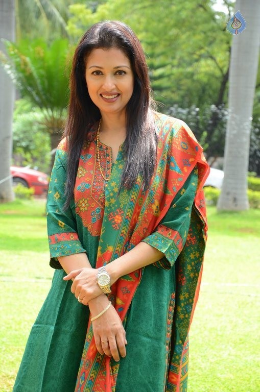 Gautami Latest Photos - 21 / 30 photos