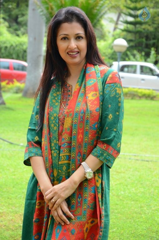 Gautami Latest Photos - 22 / 30 photos