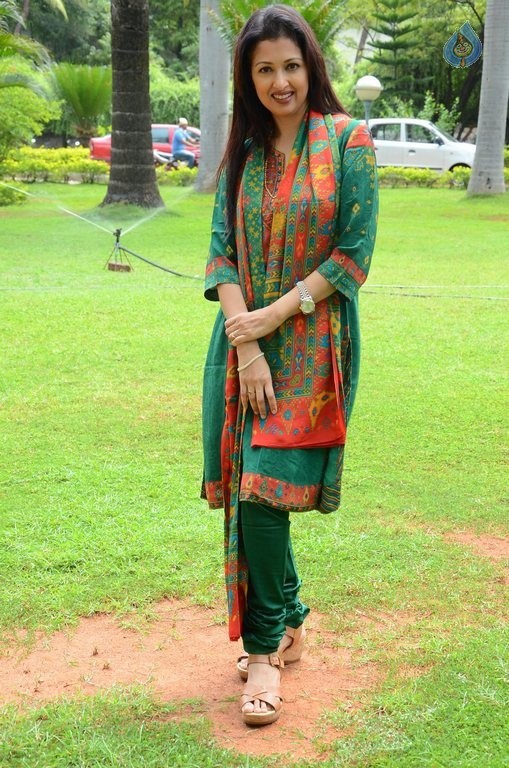 Gautami Latest Photos - 23 / 30 photos