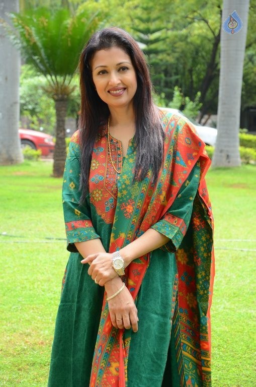 Gautami Latest Photos - 24 / 30 photos