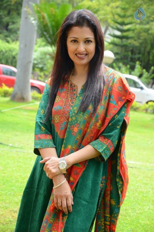 Gautami Latest Photos - 26 / 30 photos