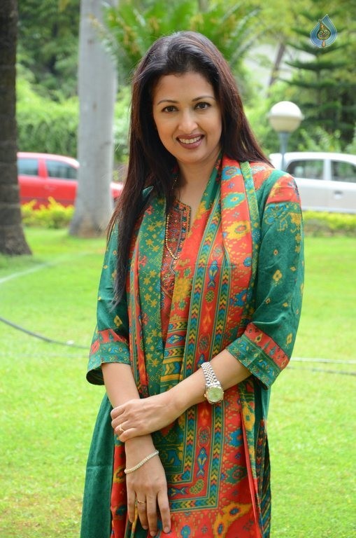 Gautami Latest Photos - 27 / 30 photos