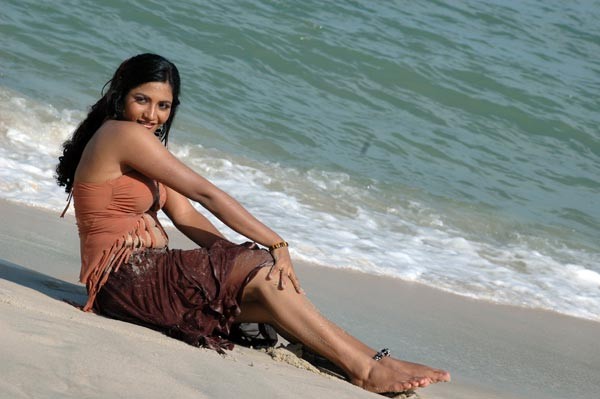 Gayathri Stills - 43 / 82 photos