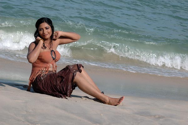 Gayathri Stills - 48 / 82 photos