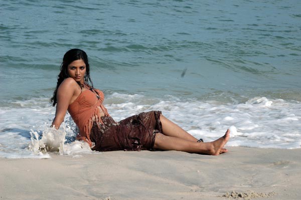 Gayathri Stills - 51 / 82 photos