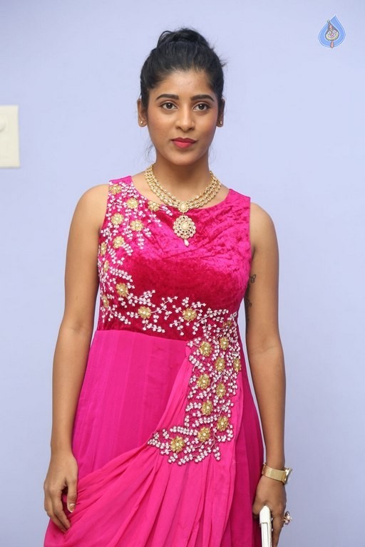 Gayathri New Photos - 2 / 25 photos