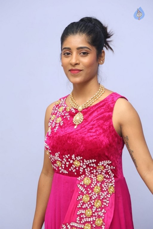 Gayathri New Photos - 13 / 25 photos