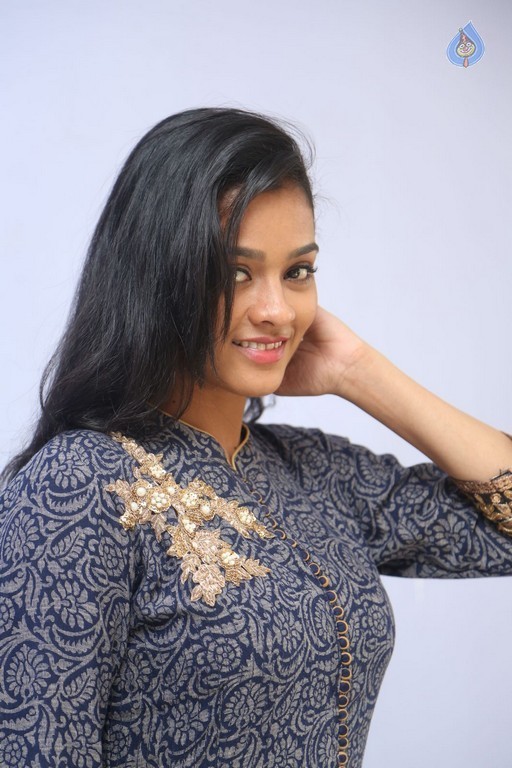 Gayathri New Photos - 22 / 42 photos